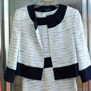 Tahari spring suit women's size 4